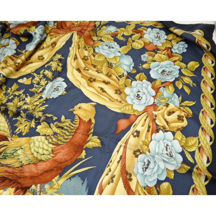 FERRAGAMO（フェラガモ） SalvatoreFerragamo 鳥 花柄 シルクスカーフ