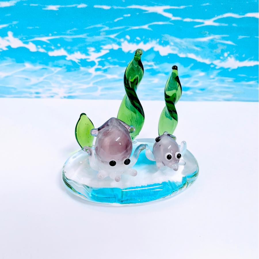 ガラス細工 イカ2匹（紫）海草台付 ミニチュア 雑貨 置物 小物 烏賊