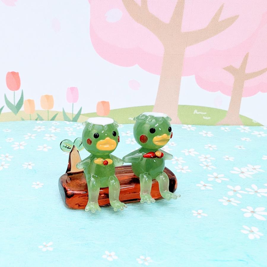 ガラス細工 カッパ2人ベンチ（M）座 ミニチュア 雑貨 置物 小物 河童