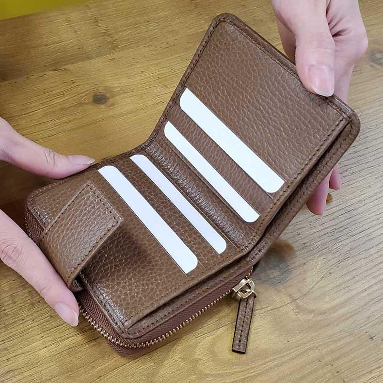 GUCCI（グッチ） 財布 二つ折り財布 オリジナル GG柄 アウトレット