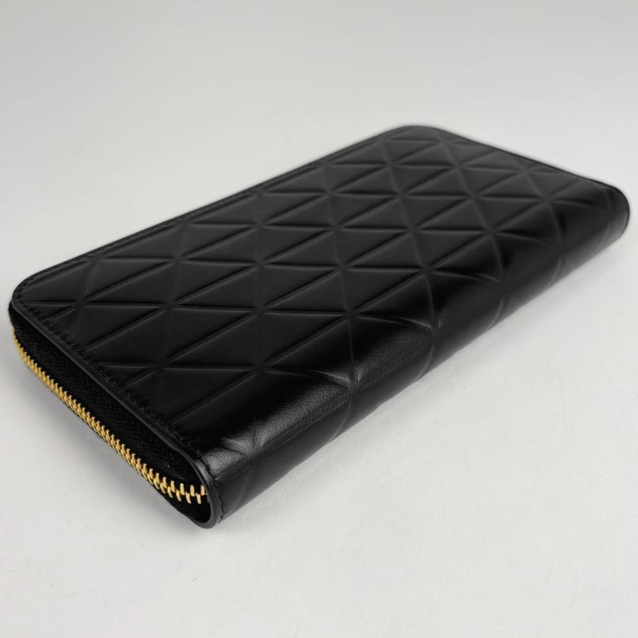 PRADA（プラダ） トライアングル ロゴ 長財布 エンボス ラウンド