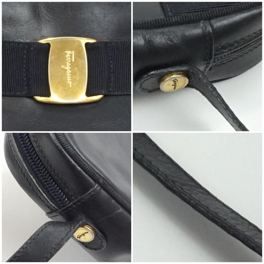 FERRAGAMO（フェラガモ） ヴァラ ショルダーバッグ ブラック ゴールド