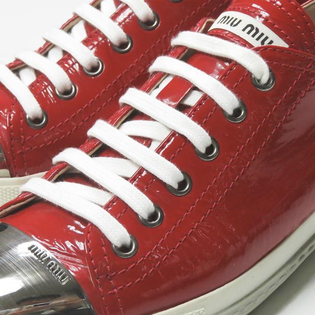 Miu Miu レッド スニーカー 36 画像一覧）【30代の秋シューズ➈