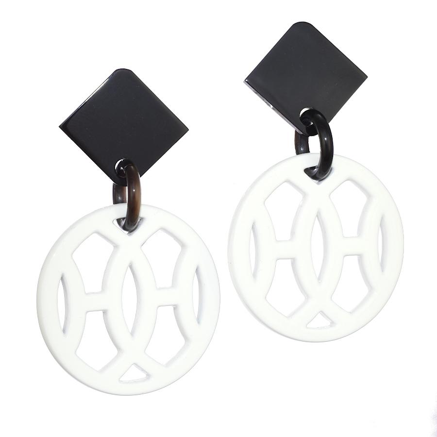 HERMES（エルメス） アヴァ ピアス バッファローホーン ホワイト