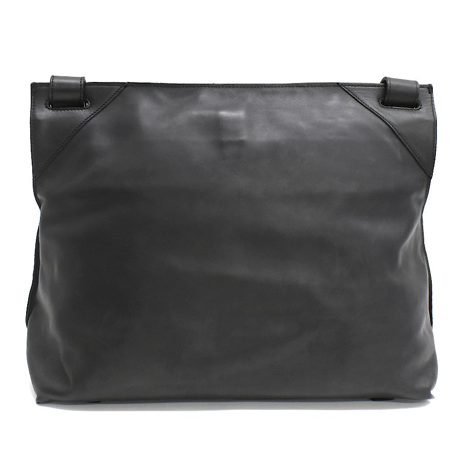 BOTTEGA VENETA（ボッテガ・ヴェネタ） クロスボディ メッセンジャー