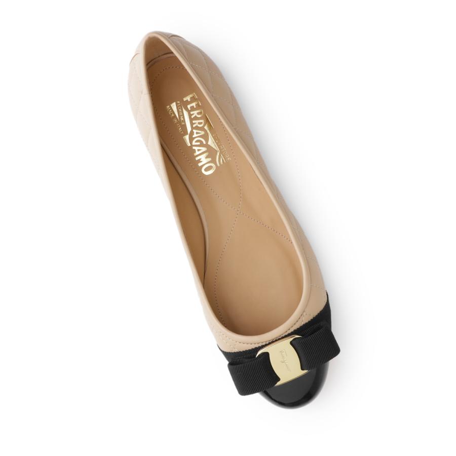 FERRAGAMO（フェラガモ） バレエシューズ VARINA QUILTED フラット