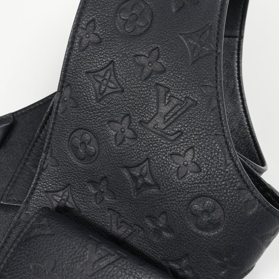 LOUIS VUITTON（ルイ・ヴィトン） モノグラムエンボスミッドレイヤー