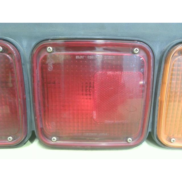 日野大型車 BDG-FW1EXYG 右テールランプ E13CT 222-21854 220-21853