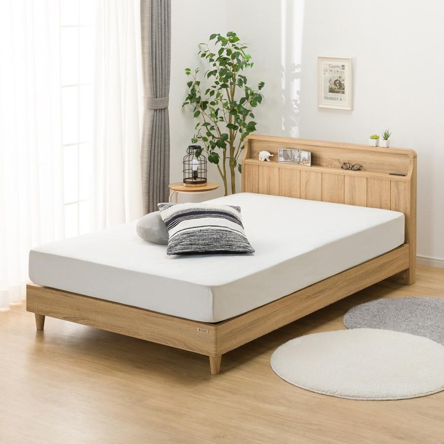 ニトリ（NITORI） ベッド セミダブル アンティーク調 棚付きベッド