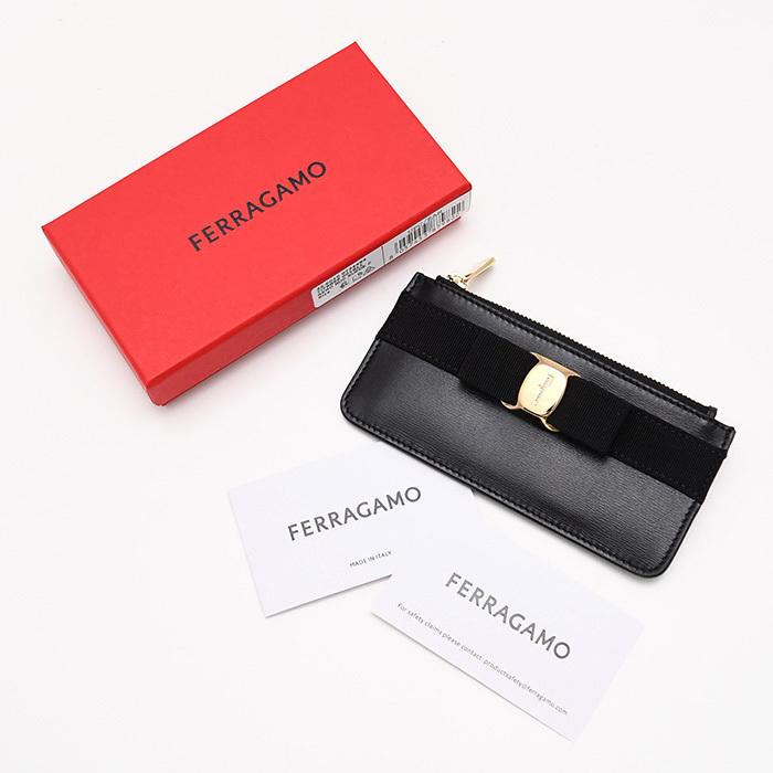FERRAGAMO（フェラガモ） 財布 VARA ヴァラリボン カードスロット付き