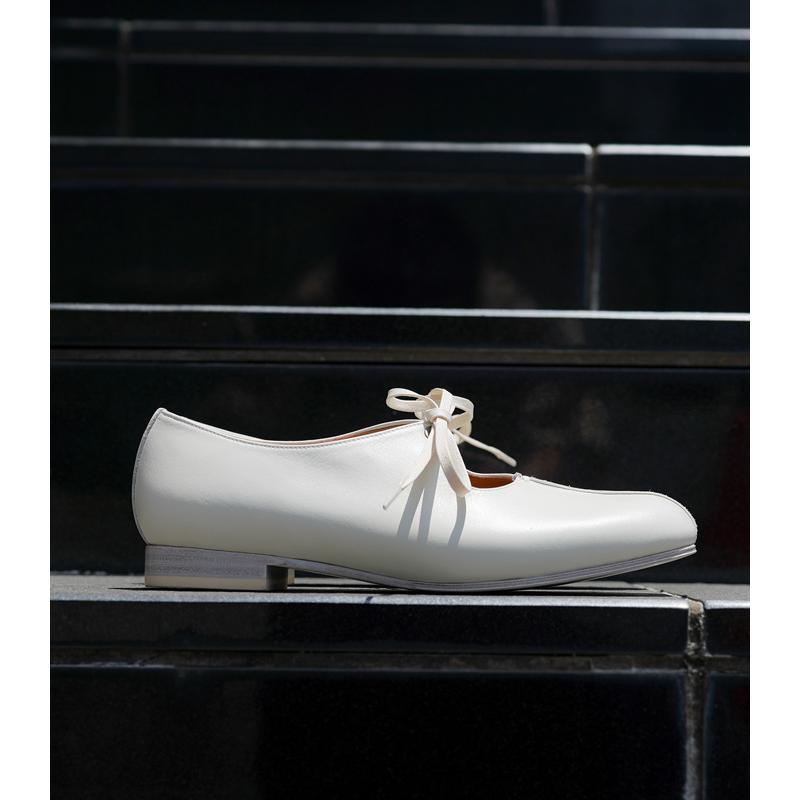chausser（ショセ） 靴 レディース スリッポン 白 ホワイト レザー 本