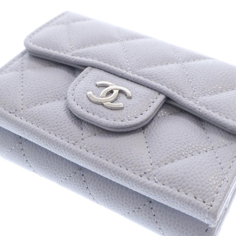 CHANEL（シャネル） マトラッセ 三つ折り財布 グレー キャビアスキン