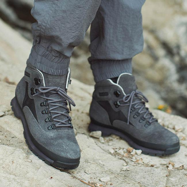 WHITE MOUNTAINEERING（ホワイトマウンテニアリング） White