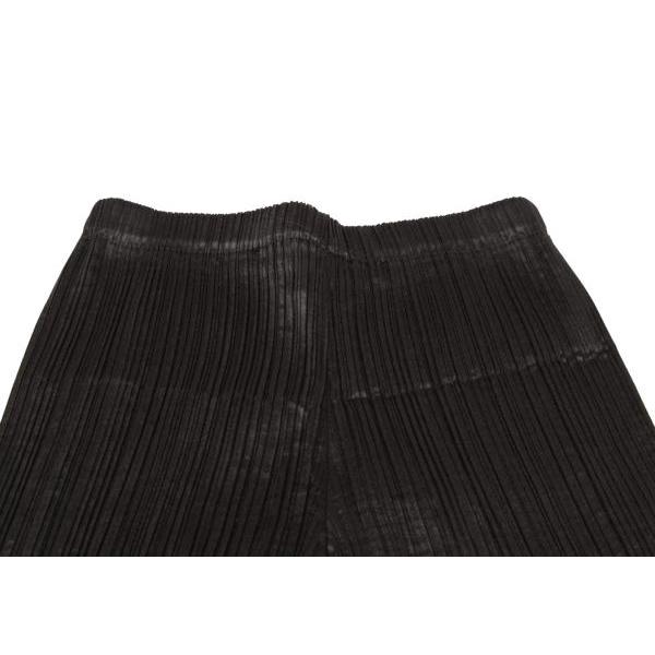 ISSEY MIYAKE（イッセイミヤケ） プリーツハーフパンツ 黒M