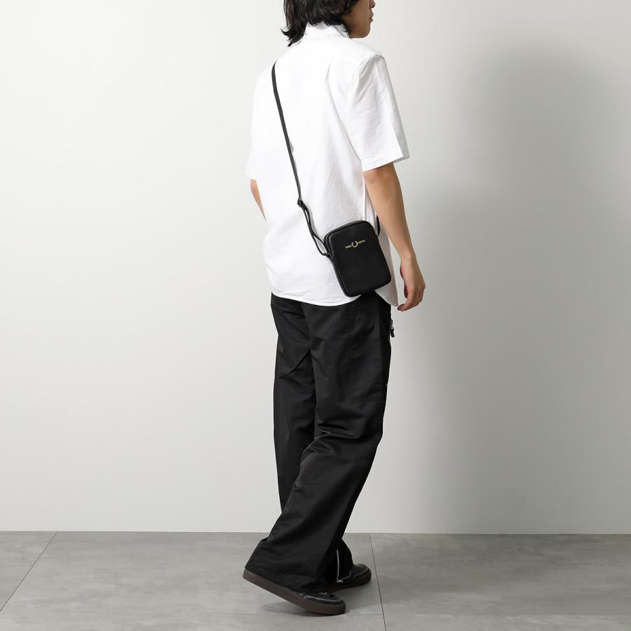 FRED PERRY（フレッドペリー） ショルダーバッグ TUMBLED LEATHER SIDE