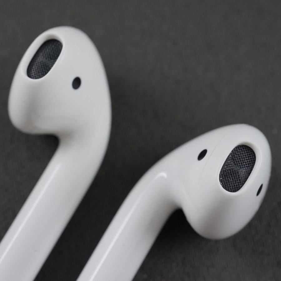 Apple AirPods with Charging Case エアーポッズ ワイヤレスイヤホン