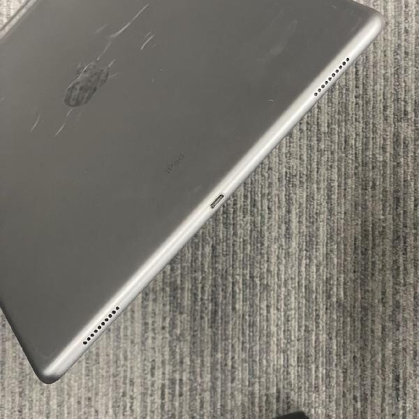 iPad Pro 12.9インチ 第2世代 64GB Wi-Fiモデル 起動不可 ジャンク品