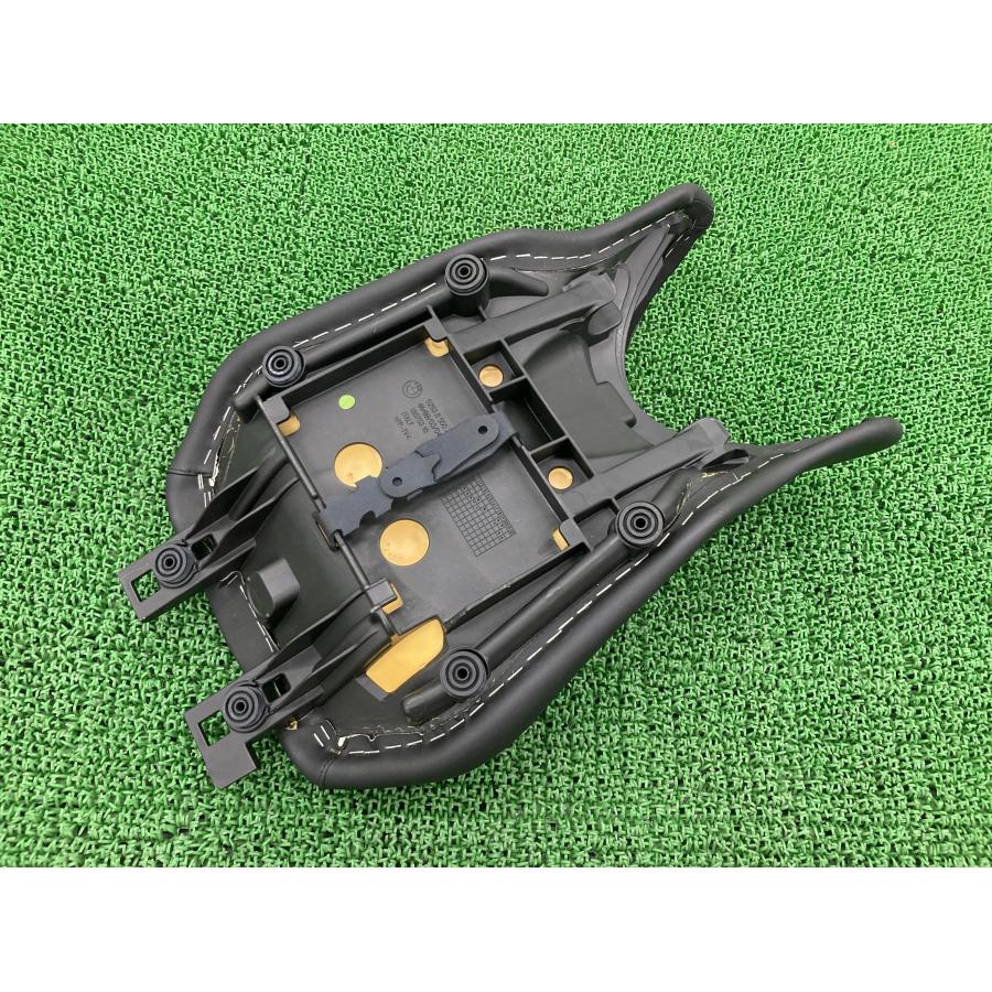 BMW R1200R シート 5253 8 550 755 BMW 純正 中古 バイク 部品