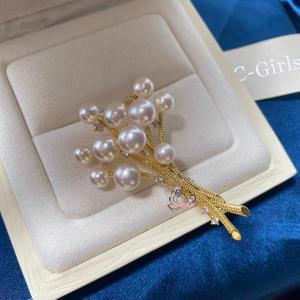 MIKIMOTO（ミキモト） リーフモチーフ ブローチ シルバー/パール3粒