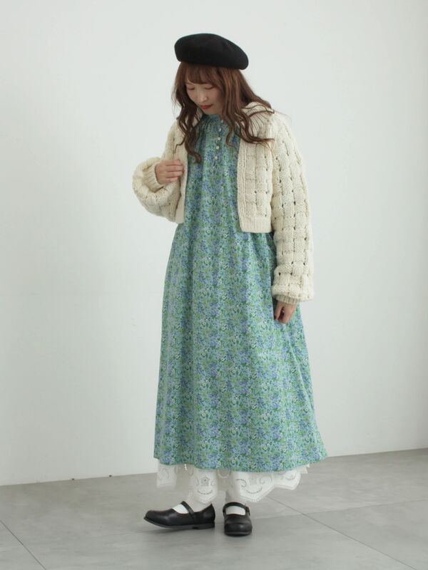 セール】 カットワーク刺繍裾スカラップスカート（オフホワイト