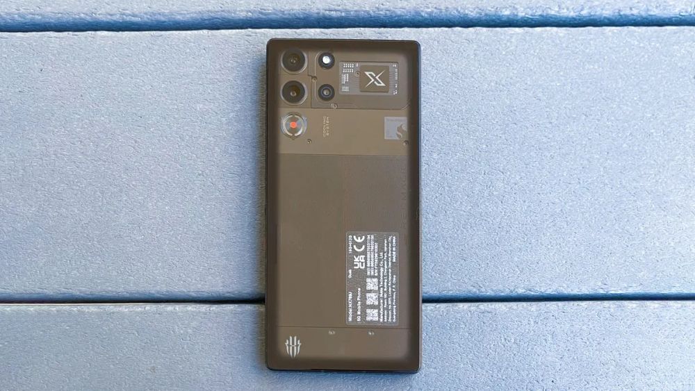 スナドラ8 Elite搭載なのに安価、ゲーミングスマホ「REDMAGIC 10 Pro