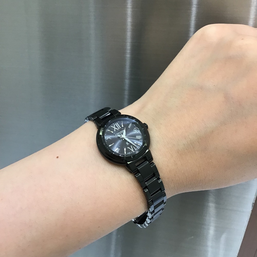 シチズン クロスシー オールブラック限定モデル「ES9435-69E」【腕時計