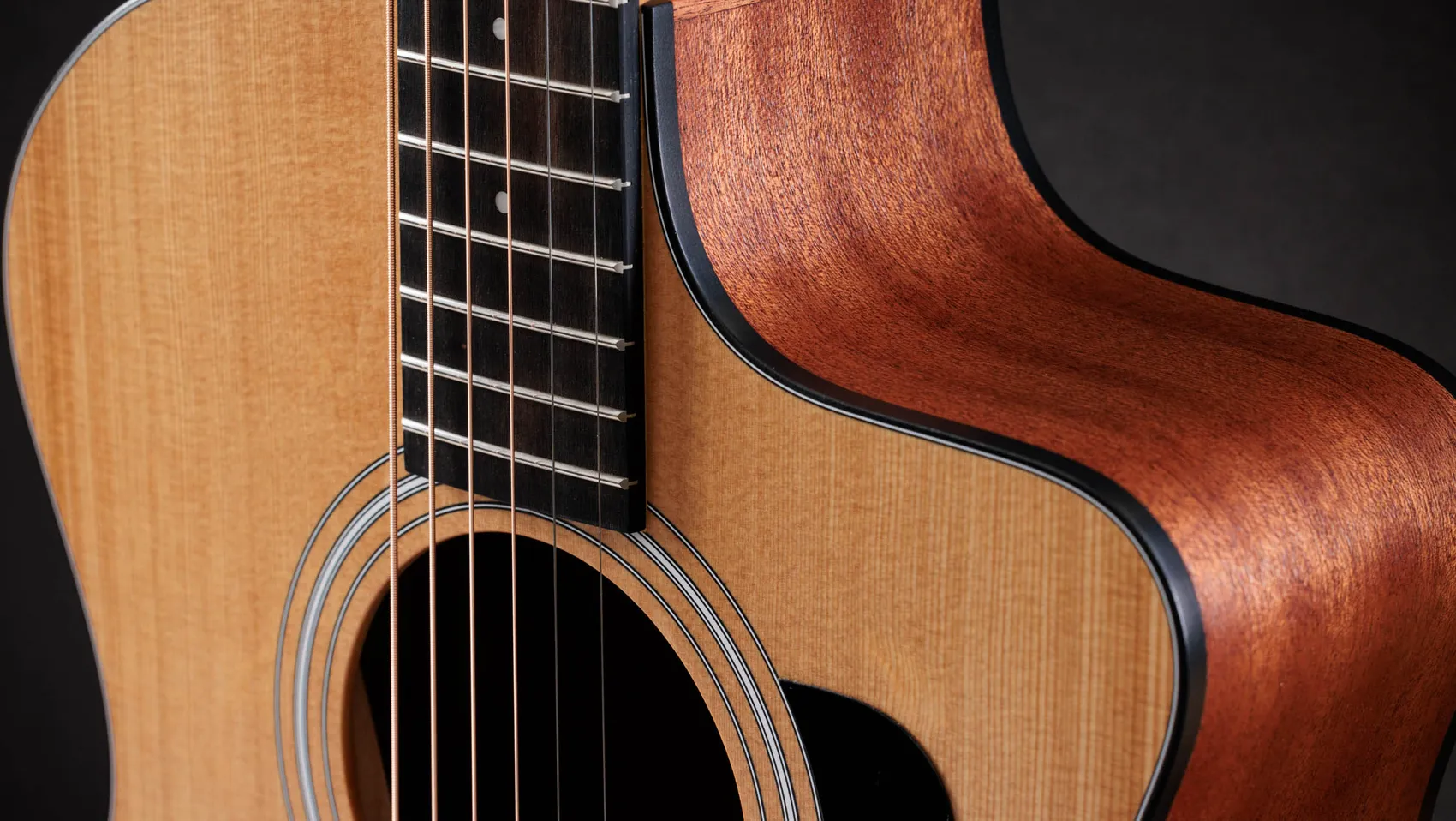 114ceSapeleアコースティック エレクトリック ギター | Taylor Guitars