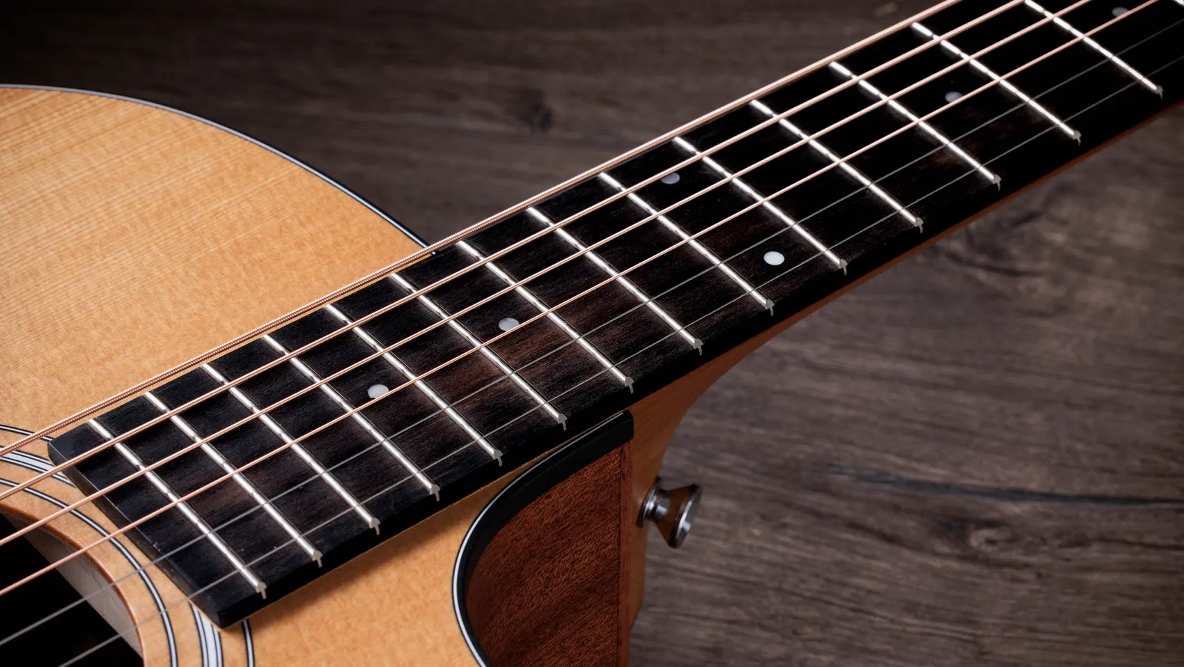 114ceSapeleアコースティック エレクトリック ギター | Taylor Guitars