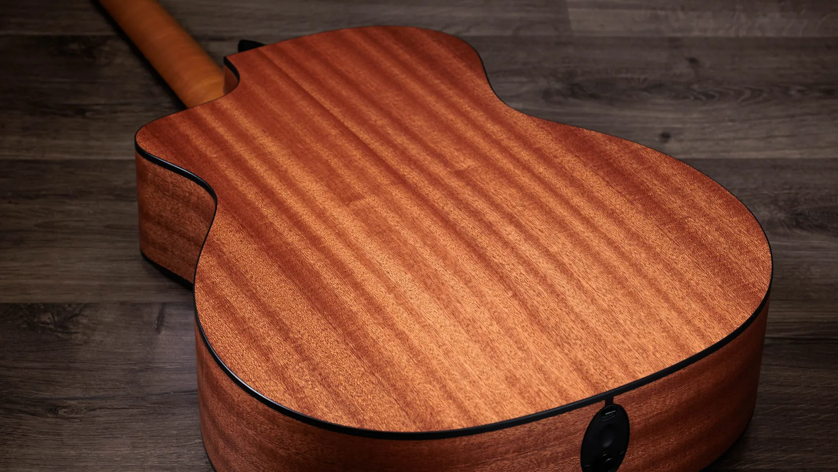 114ceSapeleアコースティック エレクトリック ギター | Taylor Guitars