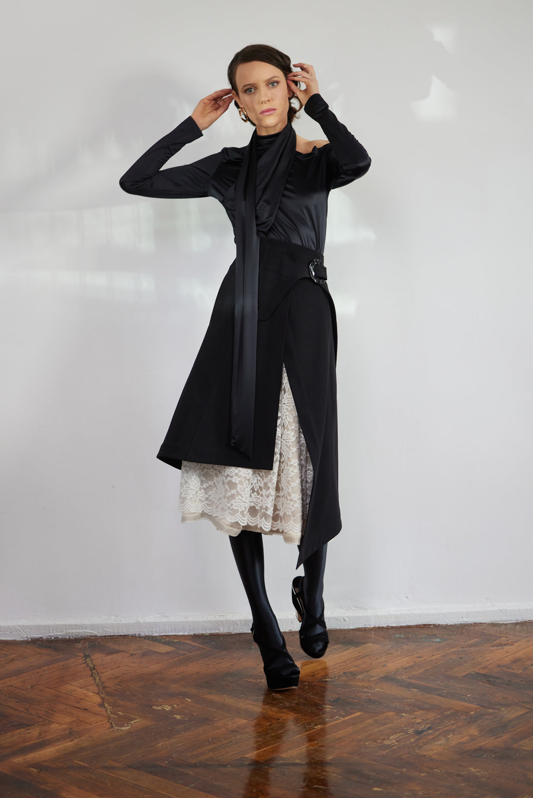 Layered Skirt With White Lace Detail Black – Julia Allert