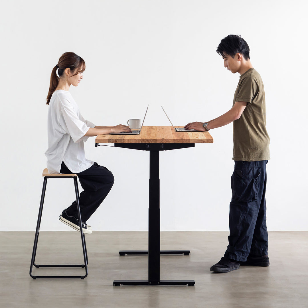 THE TABLE / 無垢 杉 × スマート電動昇降脚 – KANADEMONO