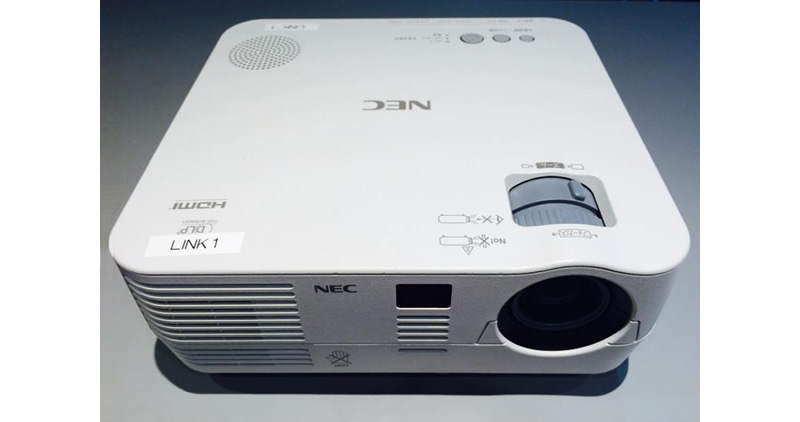 プロジェクター | 備品 | 手軽に使える会議室、静岡駅前会議室