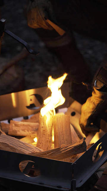 軽量・シンプルな焚き火台asimocraftsのtakibi_no_asi！／カシワバラ