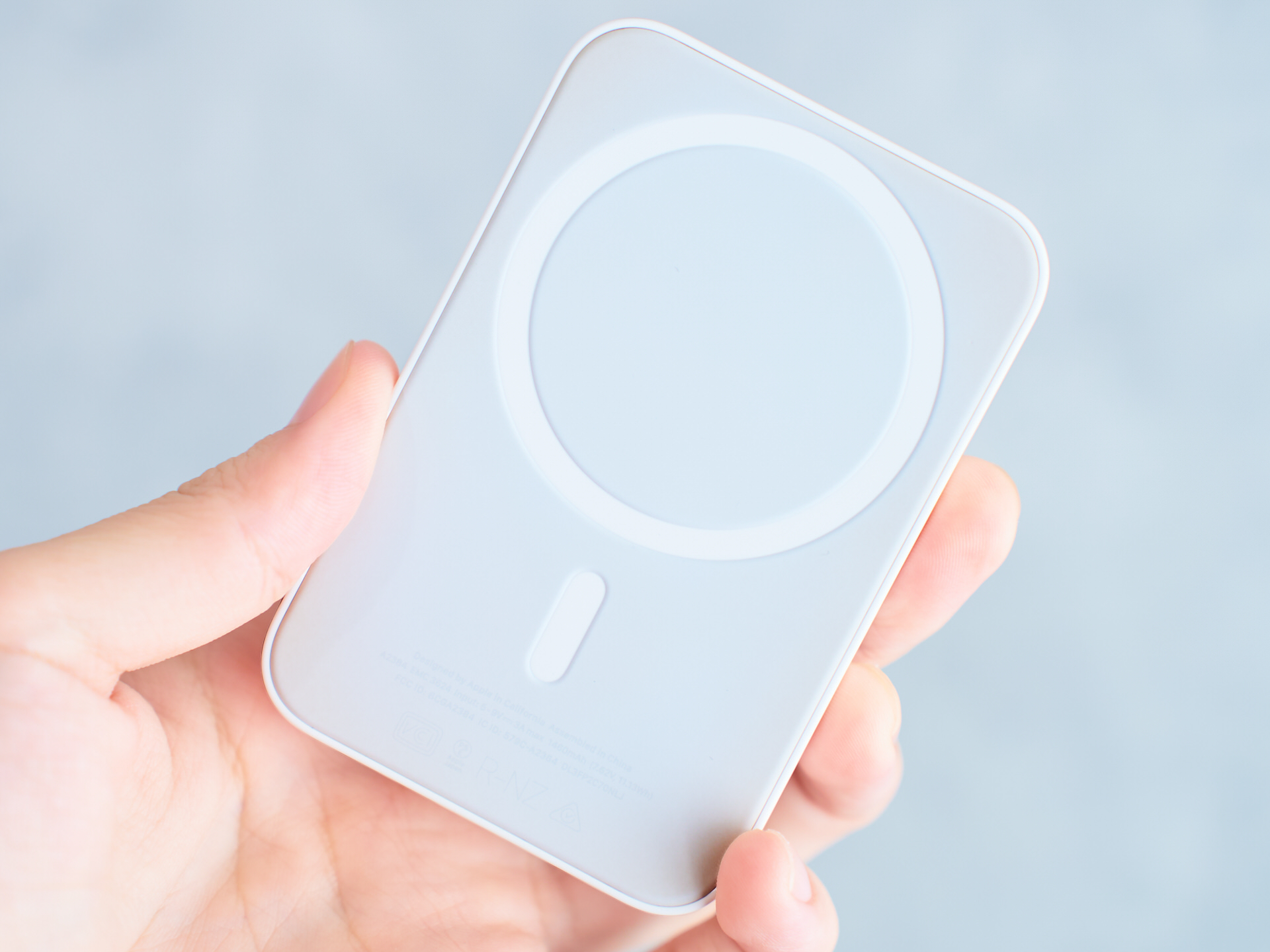 絶対買うな！】Apple唯一の純正バッテリー『MagSafeバッテリーパック
