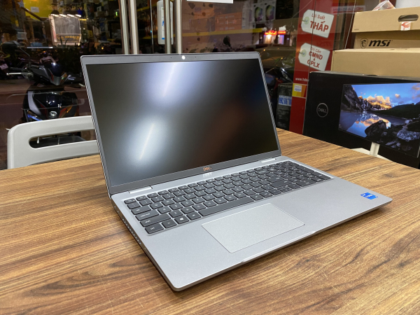 Windowsノート本体 DELL Precision 3561 XEON W-11855M T1200 Dell