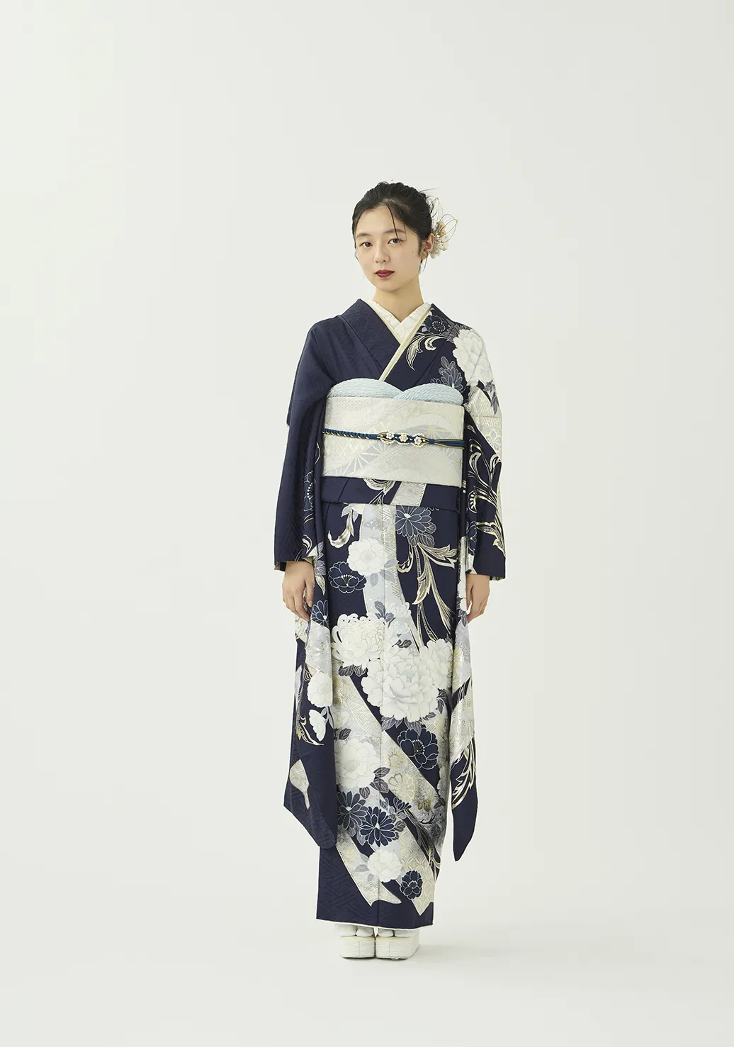 振袖／熨斗目牡丹／紺 | 振袖レンタル·購入や成人式の着付けは「きもの