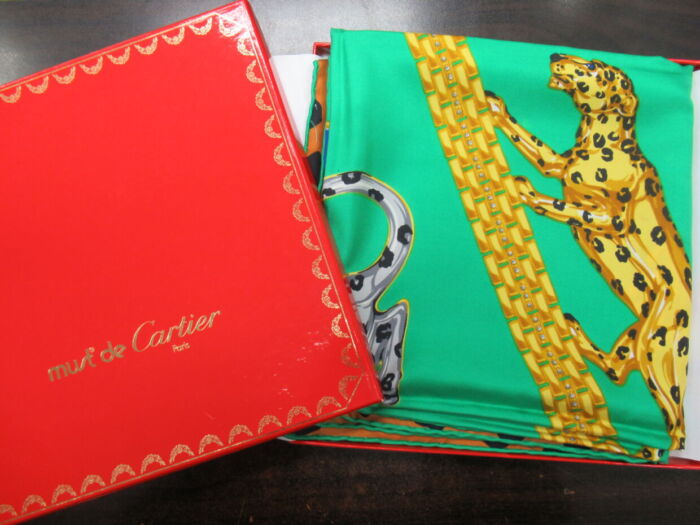 カルティエ 大判スカーフの買取り – キングラム