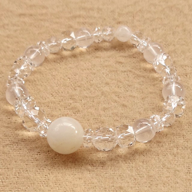 甲州乙女水晶（山梨県産）とアゼツライト使用した希少価値の高い