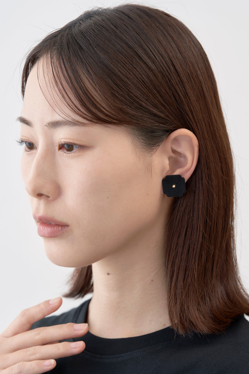 Mokko｜Earrings ブラック｜木瓜（もっこう）｜イヤリング・K18ピアス