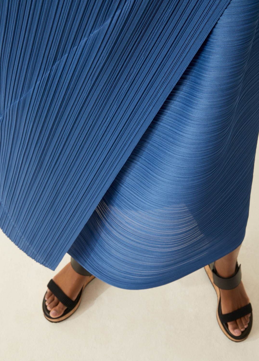 PLEATS PLEASE ISSEY MIYAKE ってどんなブランド？｜プリーツプリーズ