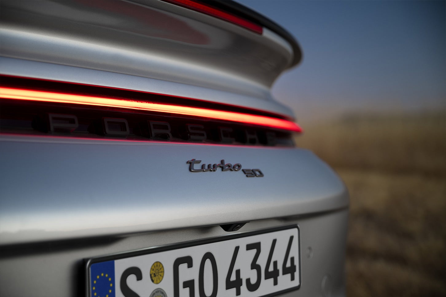 ポルシェ「911ターボ」誕生50周年、1974台限定で「911ターボ50イヤーズ
