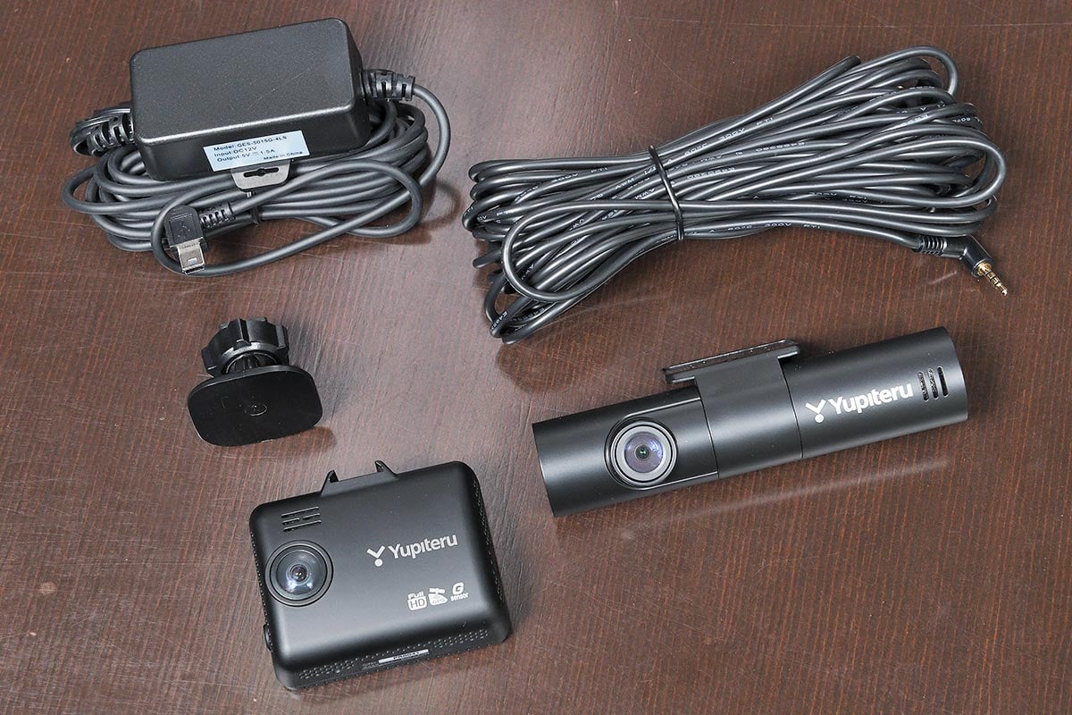 リアデュアルカメラで死角無し！ ユピテルの新型ドライブレコーダーは