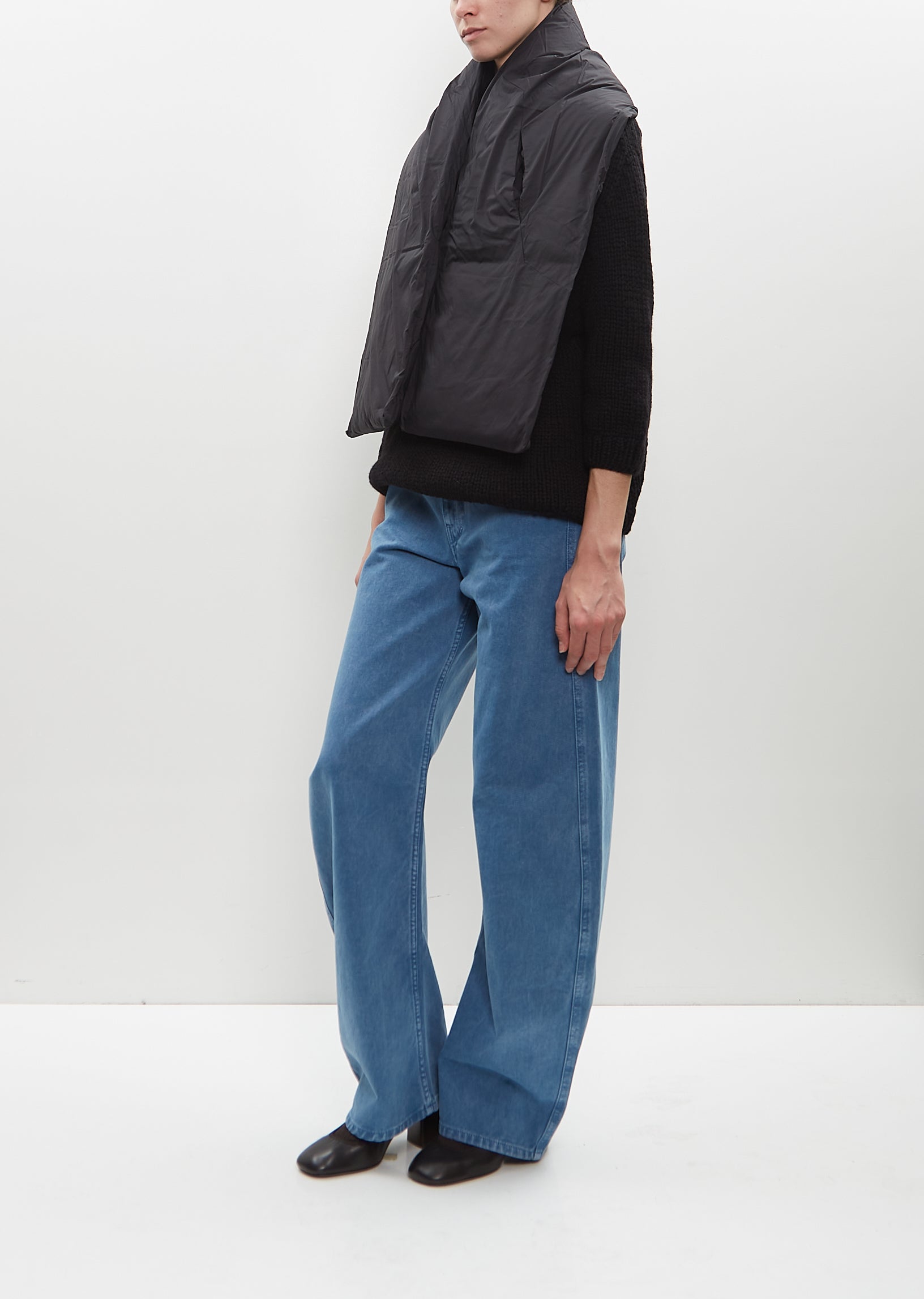 Conduit Down Scarf — Black – La Garçonne
