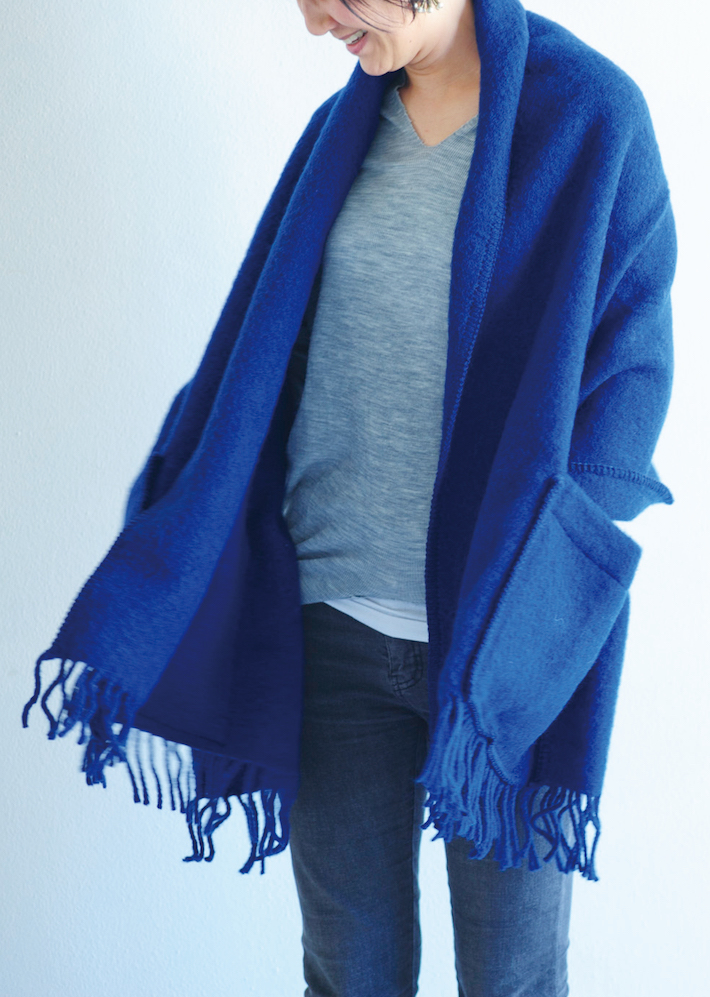 UNI pocket shawl（blueberry） LIMITED STOCKS – LAPUAN KANKURIT