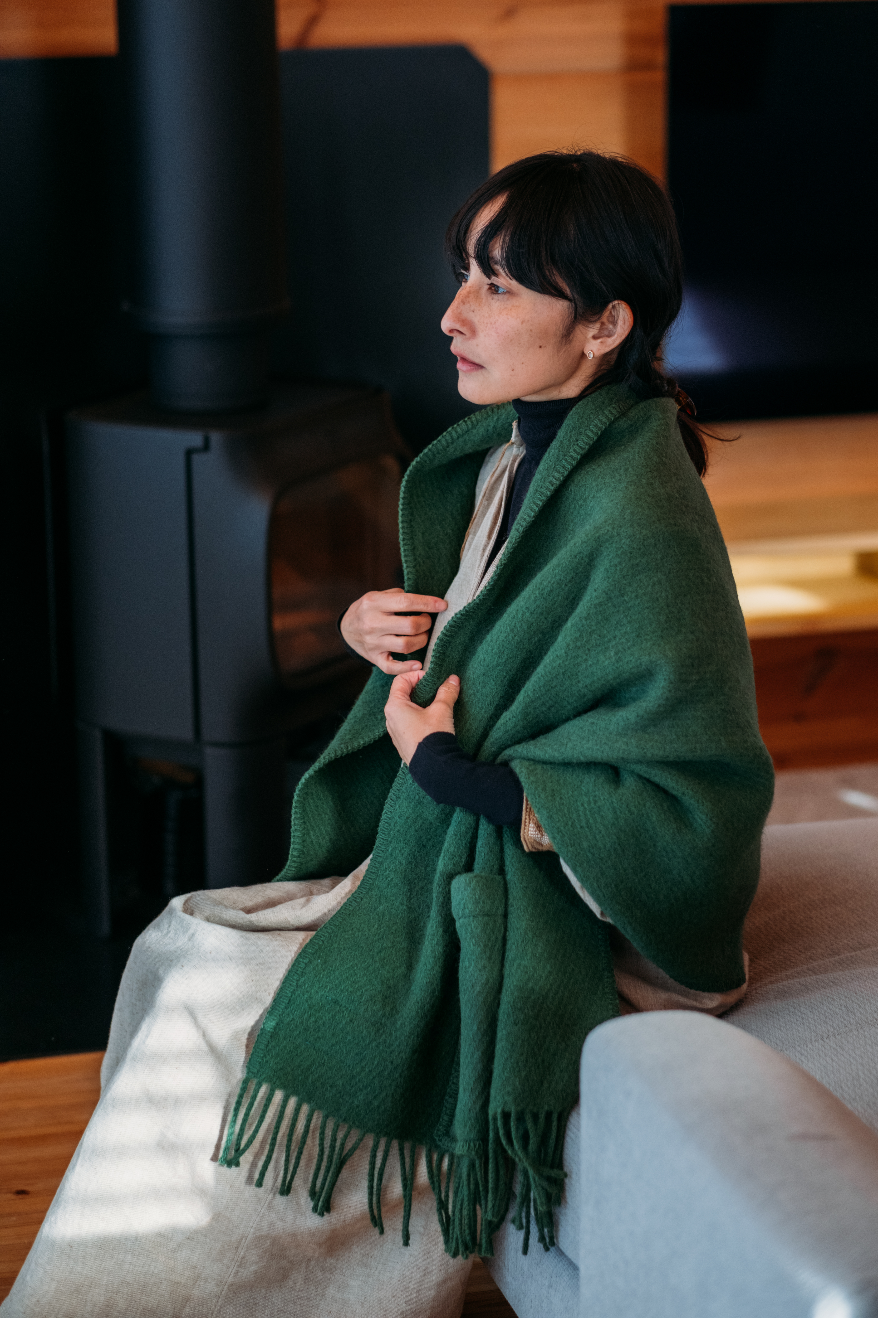 UNI pocket shawl（moss green） – LAPUAN KANKURIT（ラプアンカンクリ）