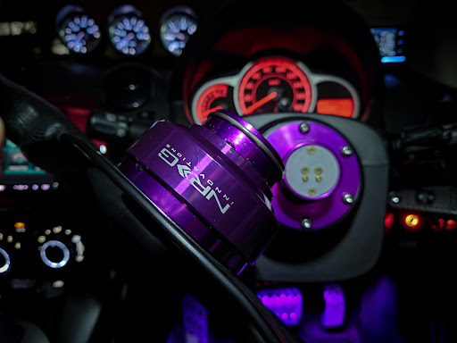 デミオのNRG クイックリリース・ステアリングに関するカスタム事例｜車