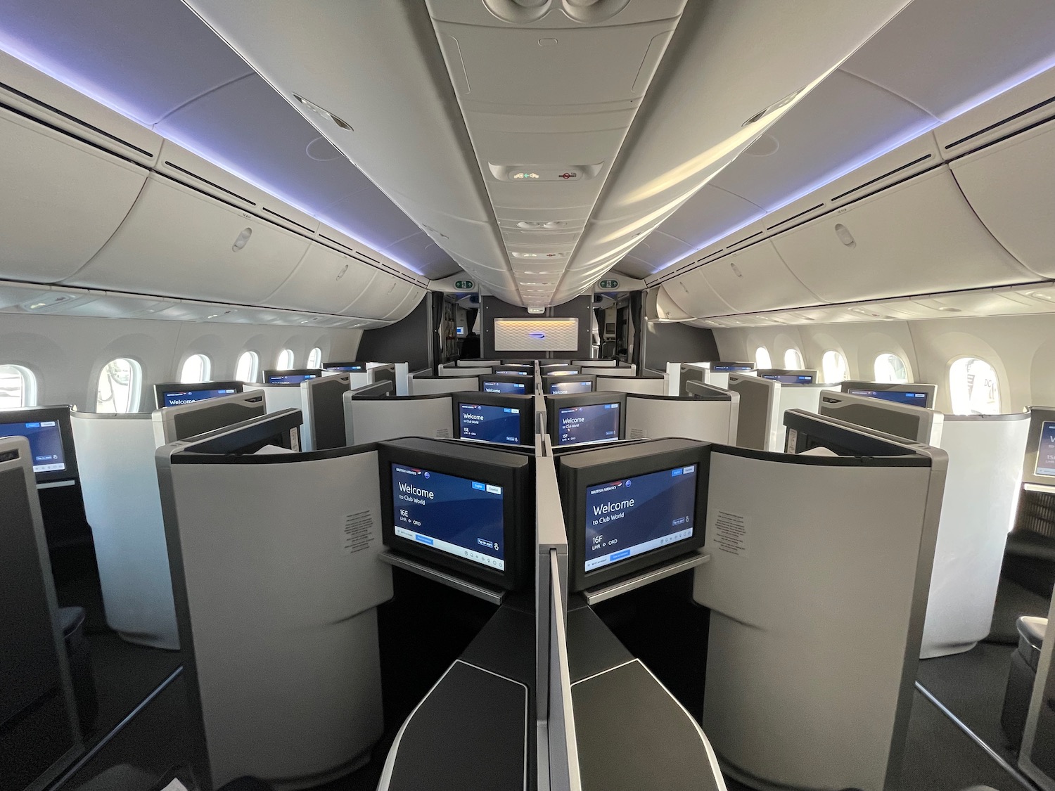 Review: British Airways 787-10 Business Class (Club Suite) - Live