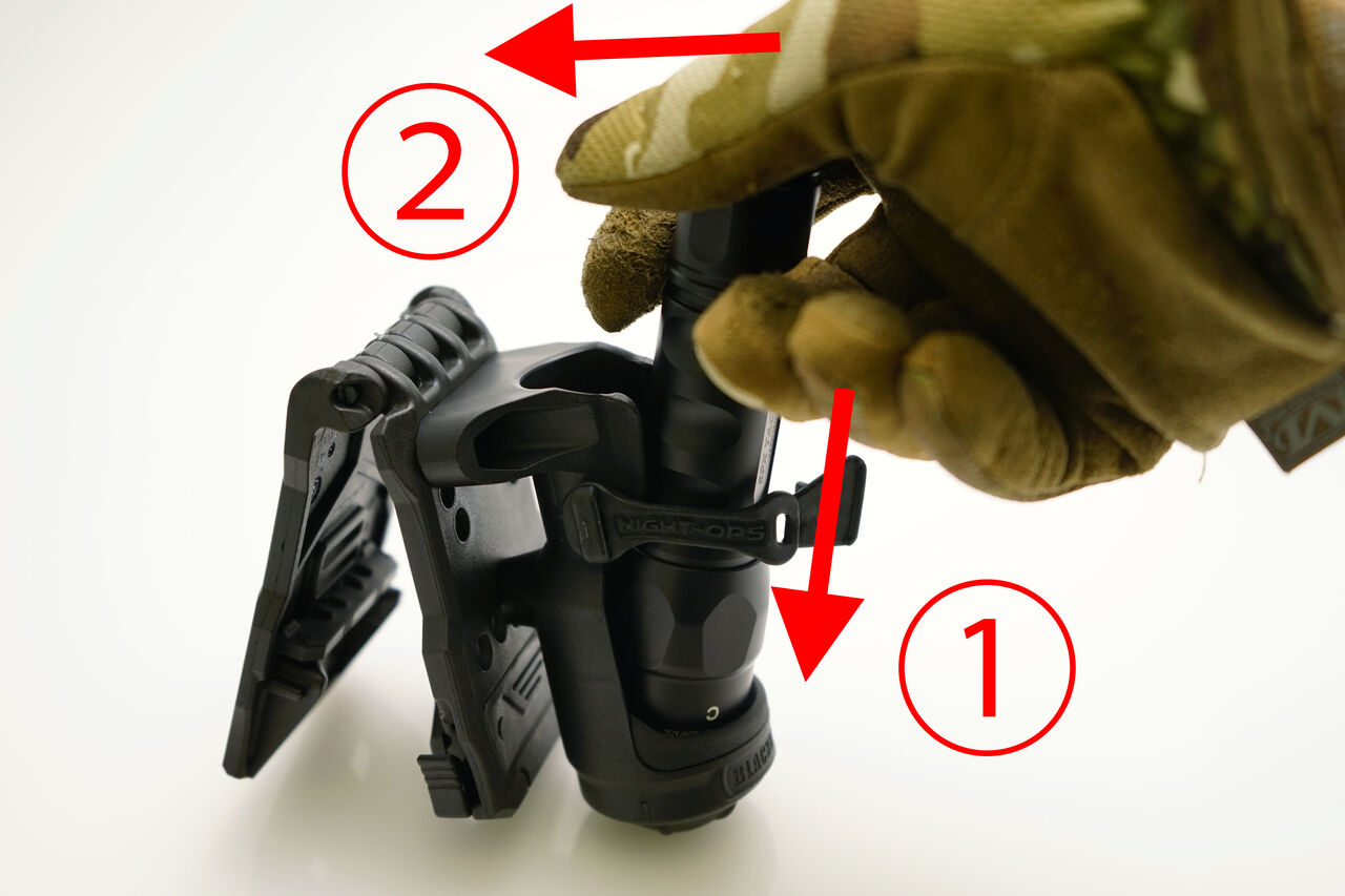 GLADIUSの遺産！ なかなかいけてるBLACKHAWK 樹脂製フラッシュライト