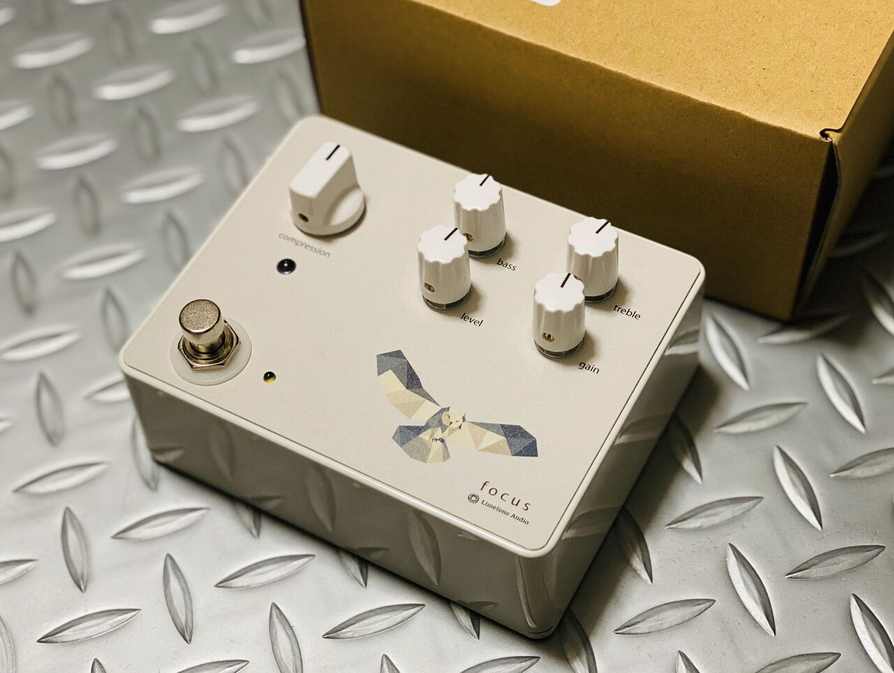 Limetone Audio / focus : 鋼鉄野郎の六弦研究