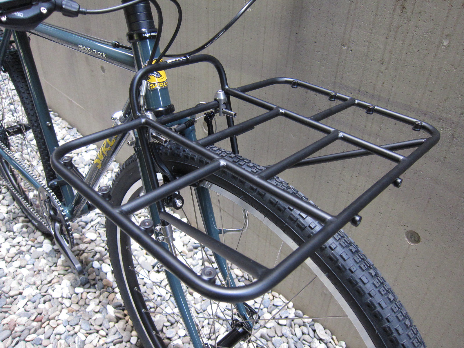 便利なフロントラックも標準装備！「24 Pack Rack 付き